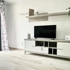 https://island-suites.in-canary-islands.com